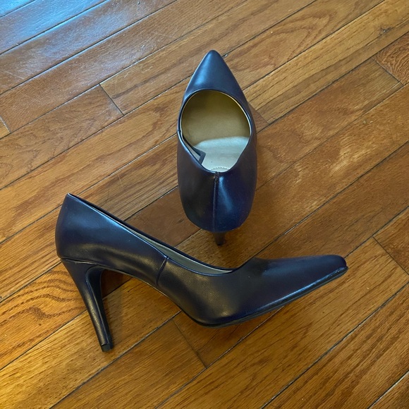 a.n.a. Navy pumps - Picture 3 of 3